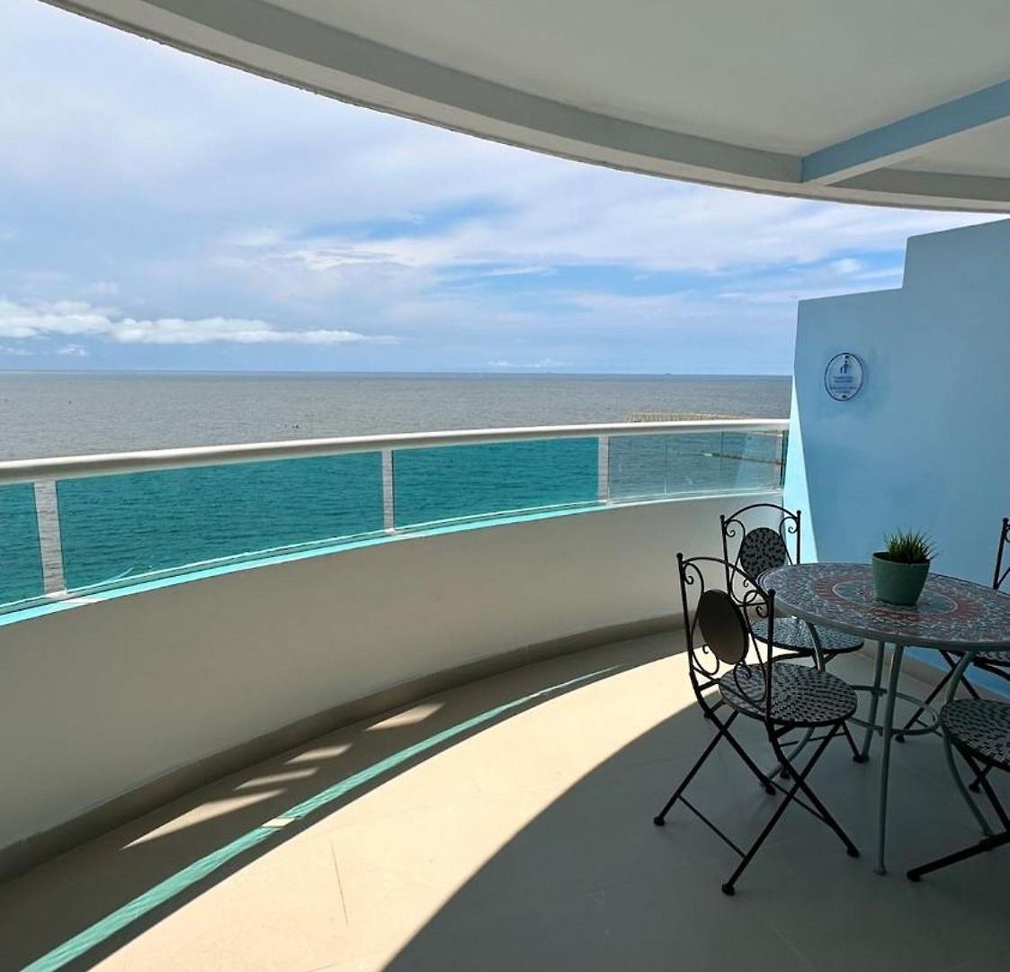 Vive Frente Al Mar Y El Apartamento